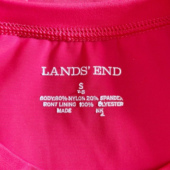 Girl’s size 7-8 Lands’ End short sleeved red swim top/rash guard - Picture 5 of 10